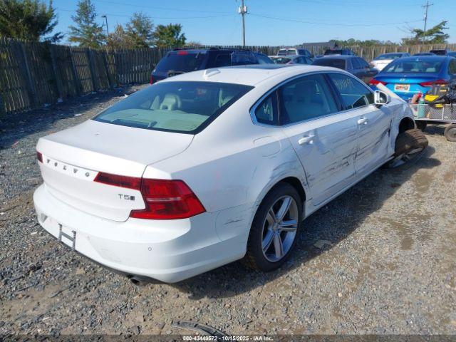 Volvo S90 T5 Momentum Image 3