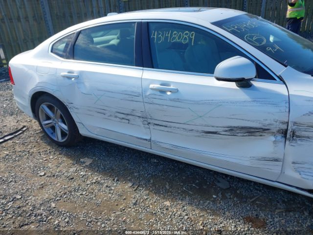 Volvo S90 T5 Momentum Image 8