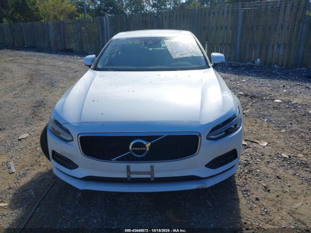 Volvo S90 T5 Momentum Image 11