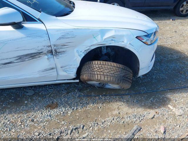 Volvo S90 T5 Momentum Image 7