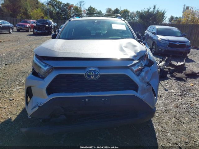 Toyota RAV4 Le Image 6