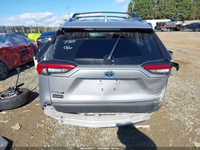 Toyota RAV4 Le Image 13