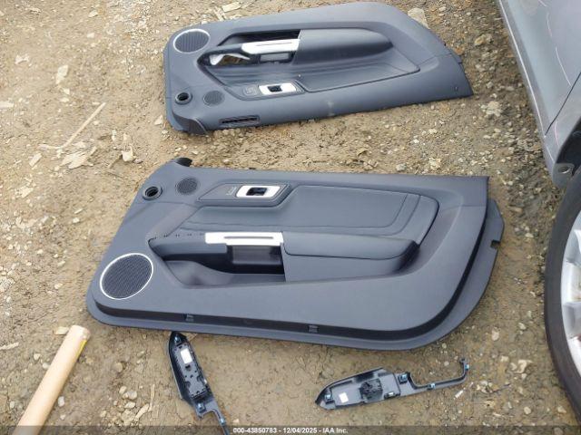 Ford Mustang Bullitt Image 8