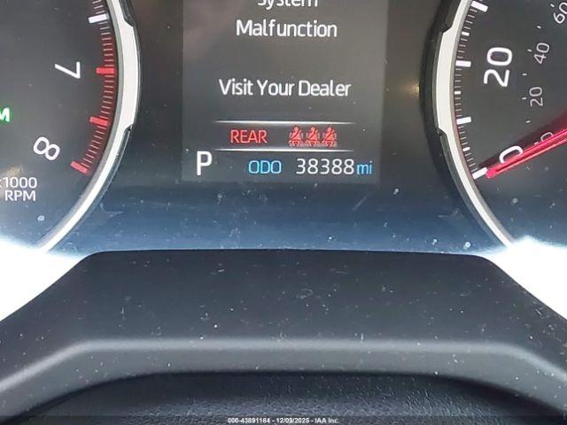 Toyota RAV4 Le Image 15