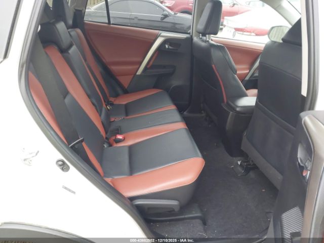 Toyota RAV4 Limited Image 4