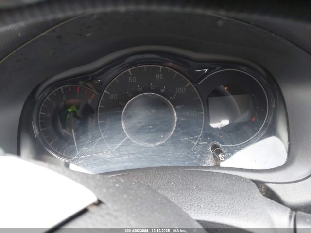 Nissan Versa Image 9