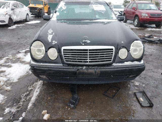 Mercedes-Benz E-Class Awd Image 7