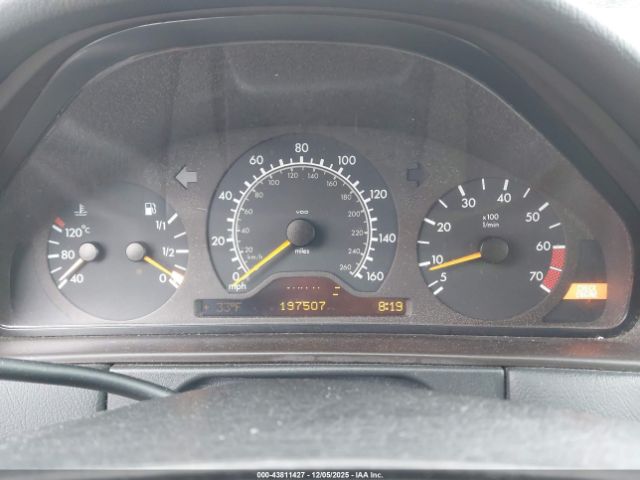 Mercedes-Benz E-Class Awd Image 8