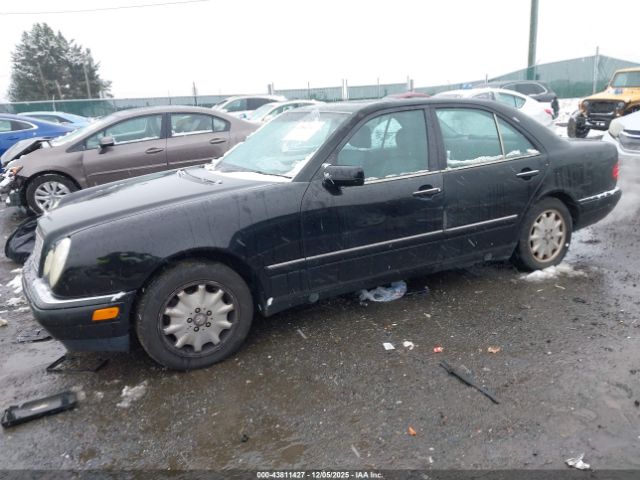 Mercedes-Benz E-Class Awd Image 15