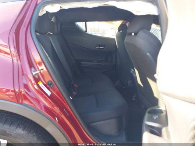 Toyota C-HR Xle Image 12