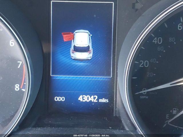 Toyota C-HR Xle Image 7