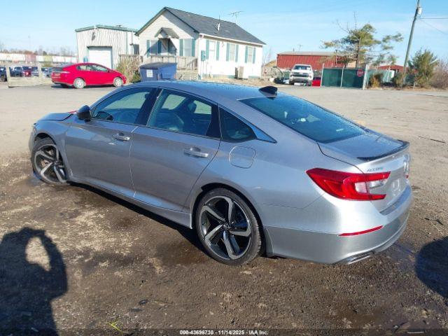 Honda Accord Sport 2.0t Image 15