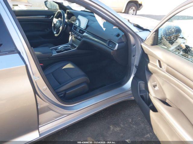 Honda Accord Sport 2.0t Image 8