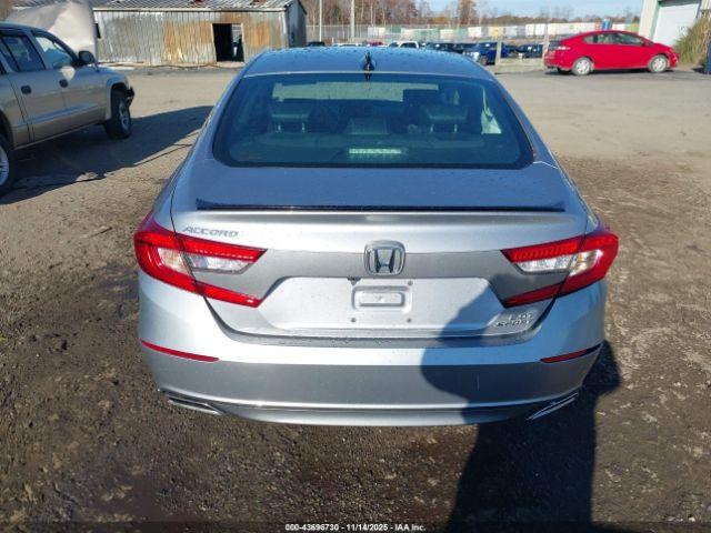Honda Accord Sport 2.0t Image 11