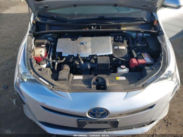 Toyota Prius Four Image 7