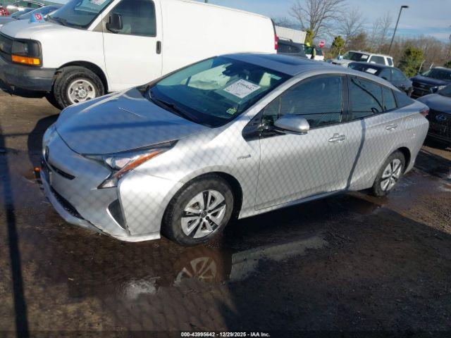 Toyota Prius Four Image 17