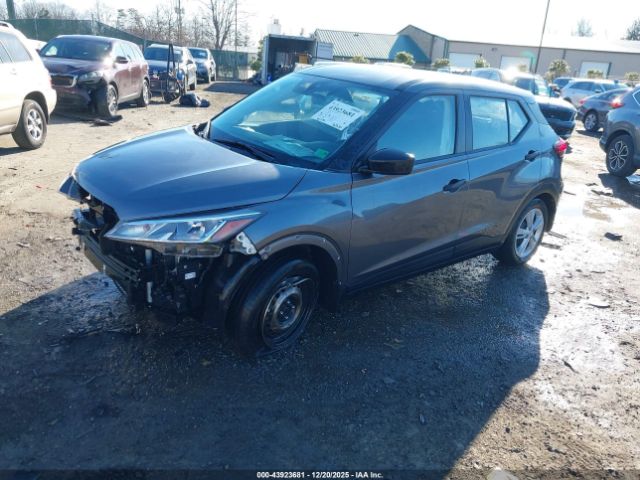 Nissan Kicks S Image 3