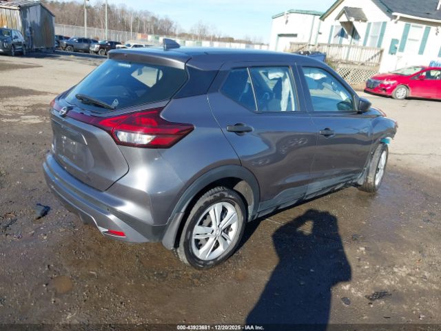 Nissan Kicks S Image 2