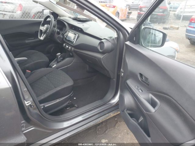 Nissan Kicks S Image 6