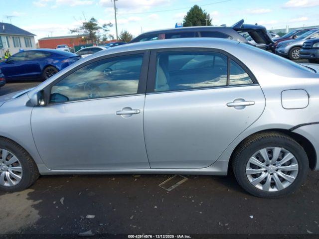 Toyota Corolla Le Image 12