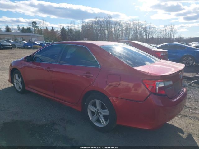 Toyota Camry Se Image 9