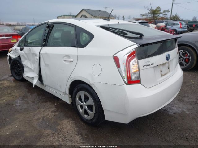 Toyota Prius Three Image 2