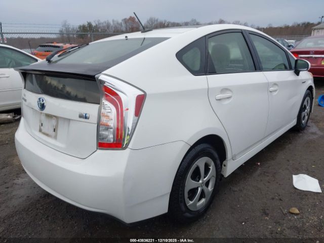 Toyota Prius Three Image 5