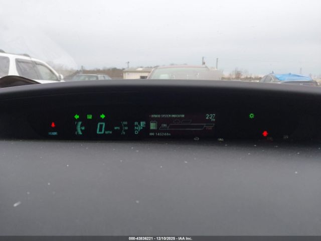 Toyota Prius Three Image 8