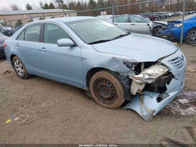 Toyota Camry Le Image 1