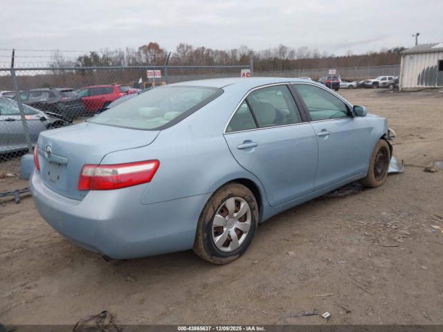 Toyota Camry Le Image 15