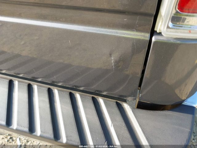 Ford F-150 Lariat Image 17