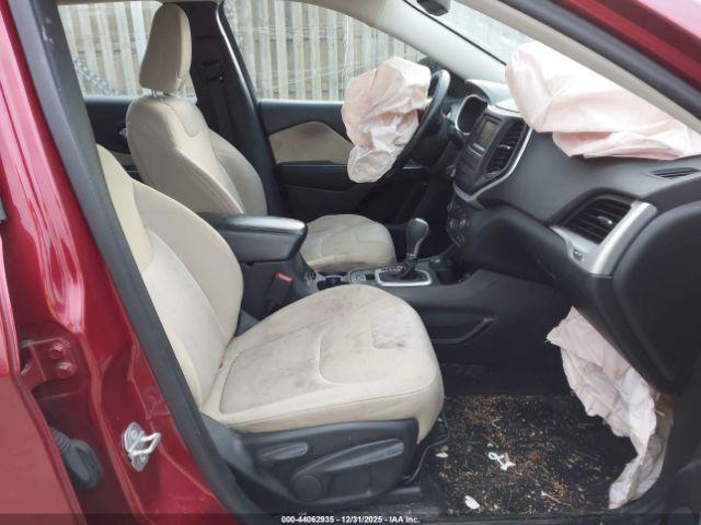 Jeep Cherokee Sport Image 13