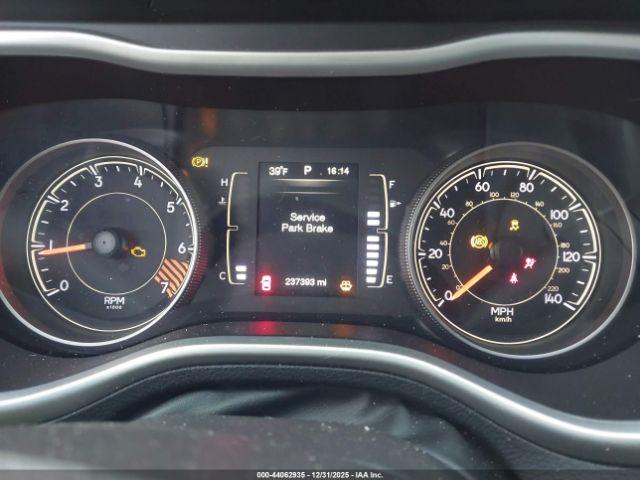 Jeep Cherokee Sport Image 14