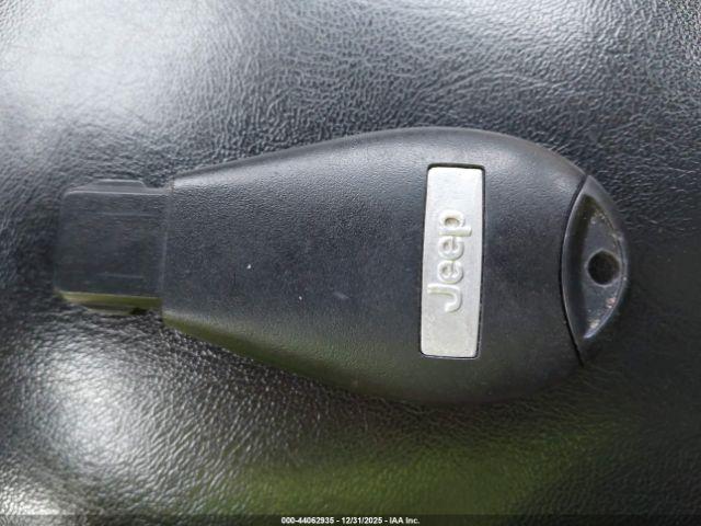 Jeep Cherokee Sport Image 16