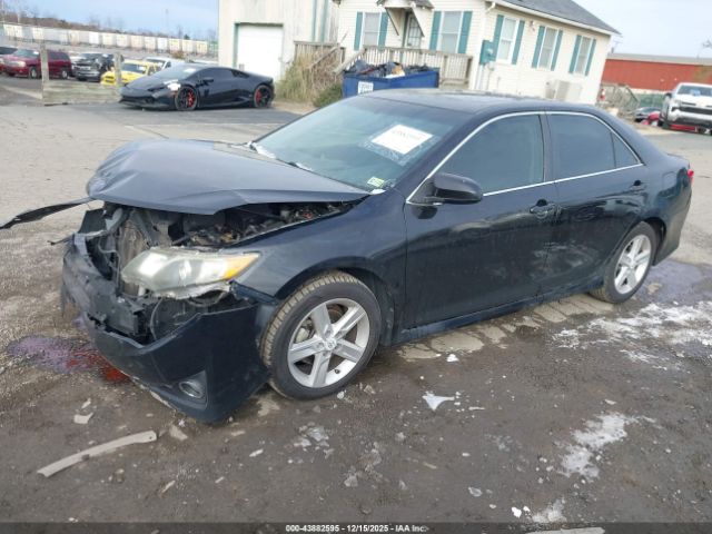 Toyota Camry Se Image 3