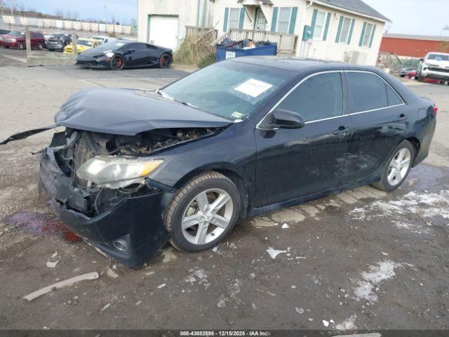 Toyota Camry Se Image 3