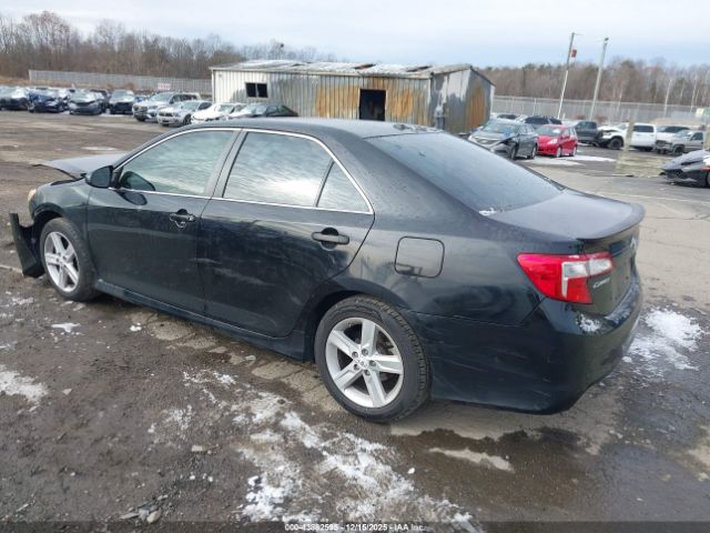 Toyota Camry Se Image 2