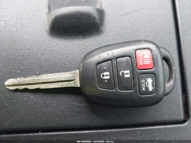 Toyota Camry Se Image 13