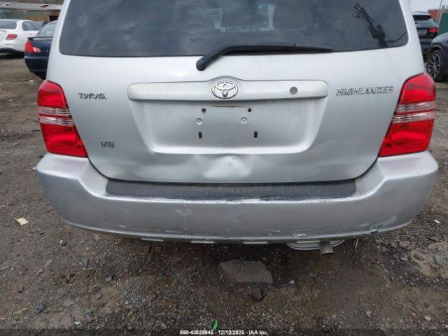 Toyota Highlander V6 Image 9