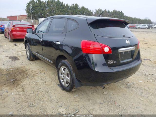 Nissan Rogue S Image 2