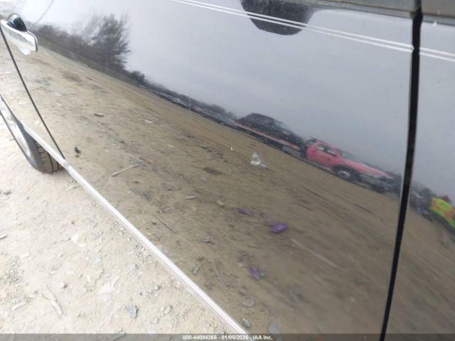 Nissan Rogue S Image 5