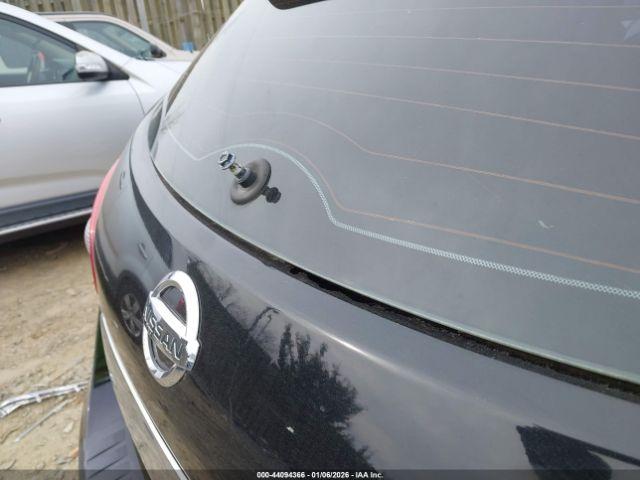 Nissan Rogue S Image 9