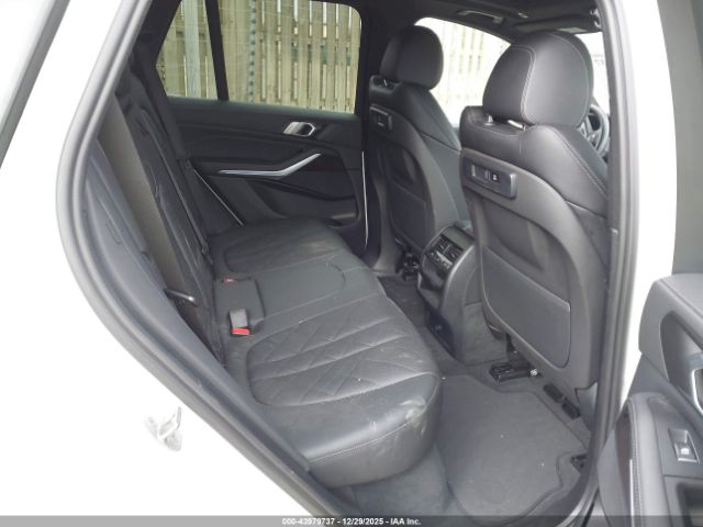 BMW X Series Xdrive45e Image 12