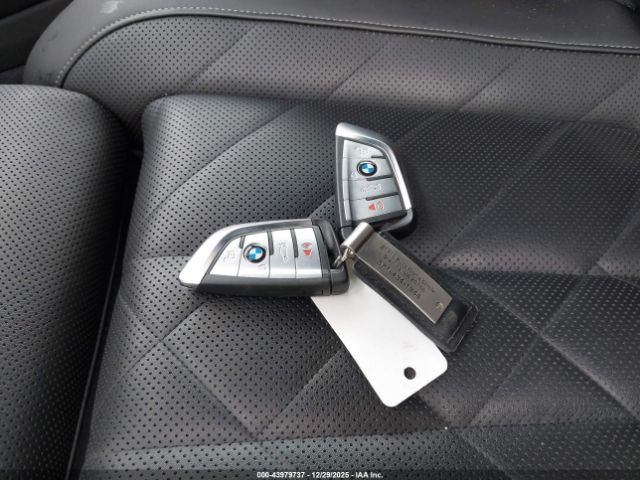 BMW X Series Xdrive45e Image 4