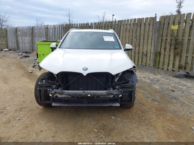 BMW X Series Xdrive45e Image 5