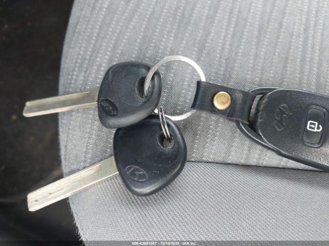 Hyundai ACCENT Se Image 6