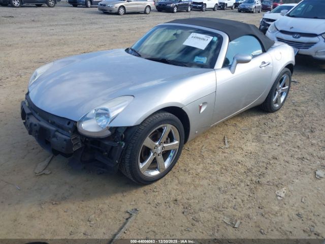 Pontiac Solstice Image 10