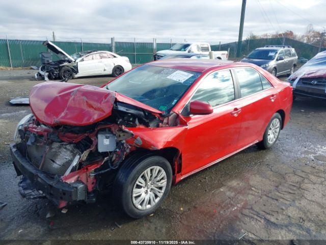 Toyota Camry Le Image 9