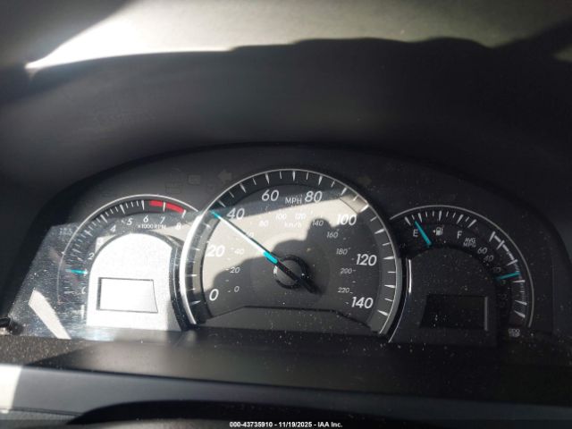 Toyota Camry Le Image 7