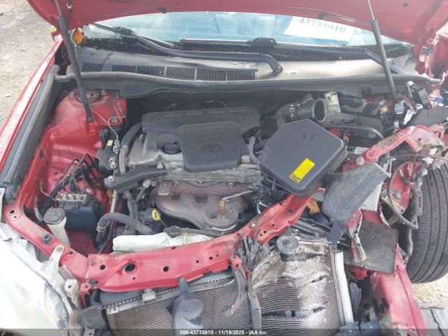 Toyota Camry Le Image 4